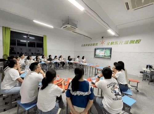 凝新聚力，筑夢前行 新教師培訓(xùn)結(jié)業(yè)儀式圓滿落幕